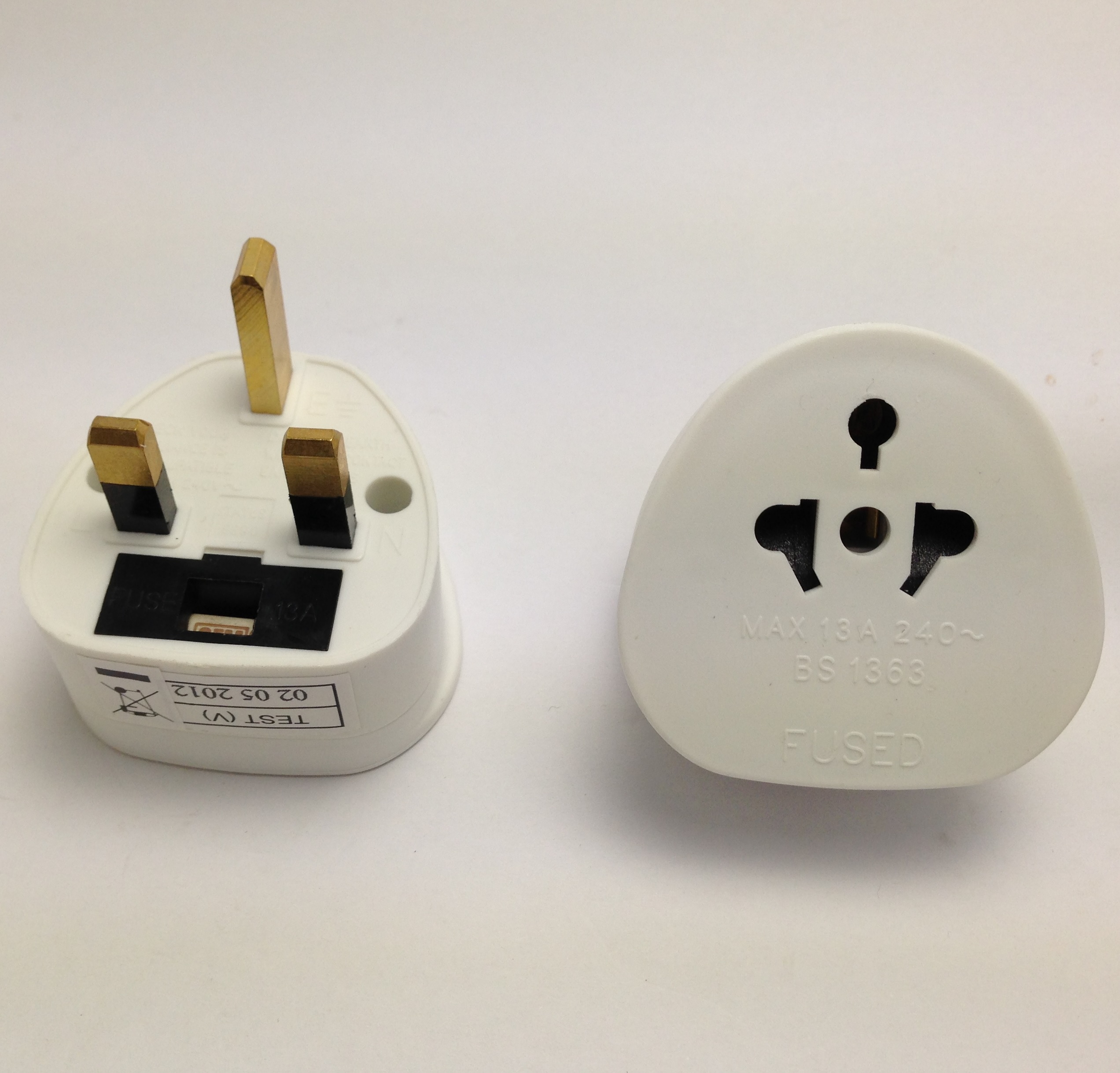 EU AUSTRIA USA TO UK VISITOR TOURIST TRAVEL ADAPTOR POWER PLUG CONVERT